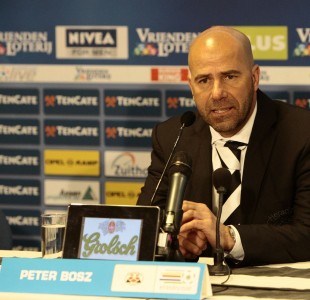  - Peter_Bosz_:_Niet_tevreden_over_de_eerste_helft