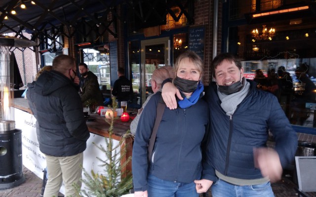 Uit protest gooiden Ruud de Jong en Karin oude Avenhuis ook hun café open