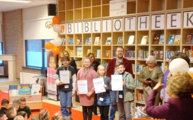 leerlingen krijgen diploma als junior bibliothecaris