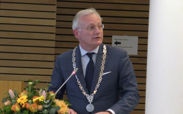 De huidige burgemeester Arjen Gerritsen