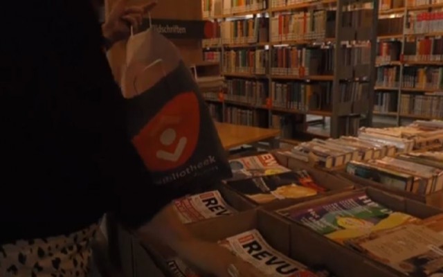 Boekenmarkt in de bieb